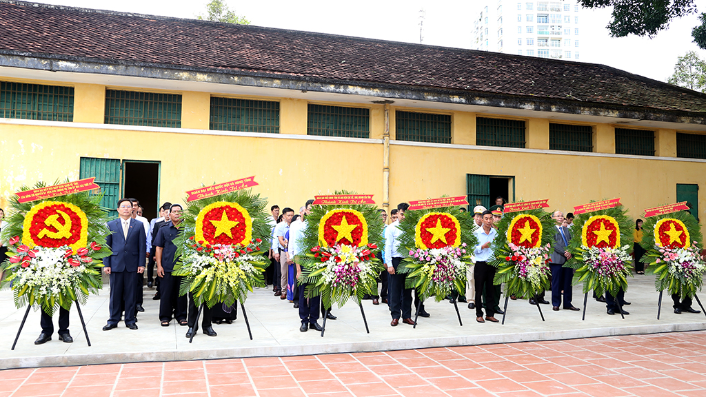 Lễ Dâng hương kỷ niệm 82 năm Ngày thành lập Đảng bộ tỉnh Đắk Lắk