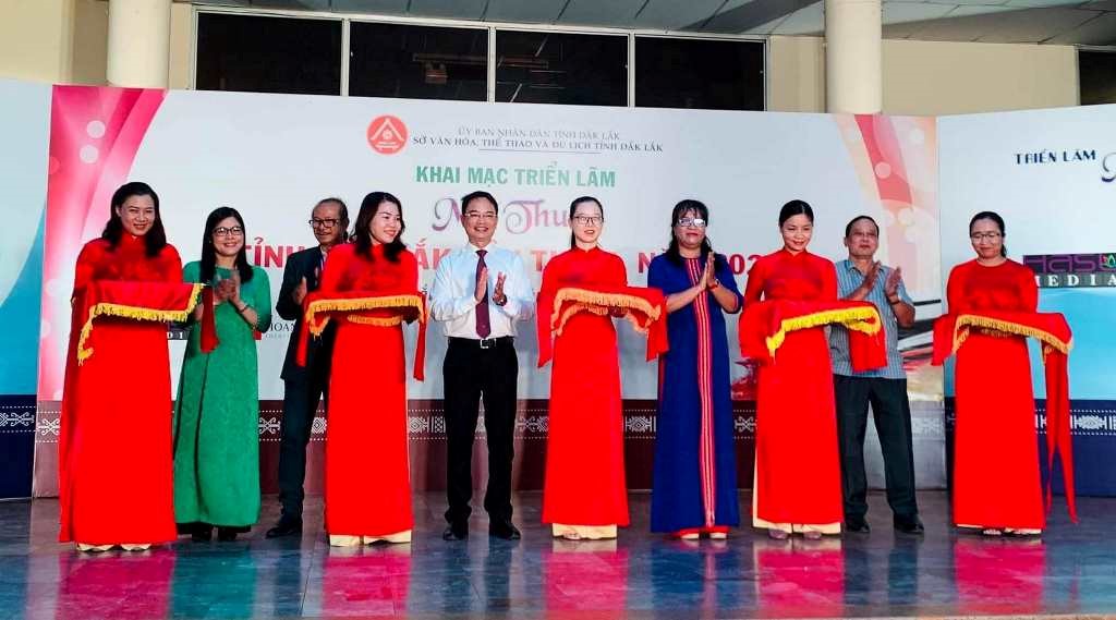 Opening of the 1st Dak Lak Provincial Fine Arts Exhibition in 2022