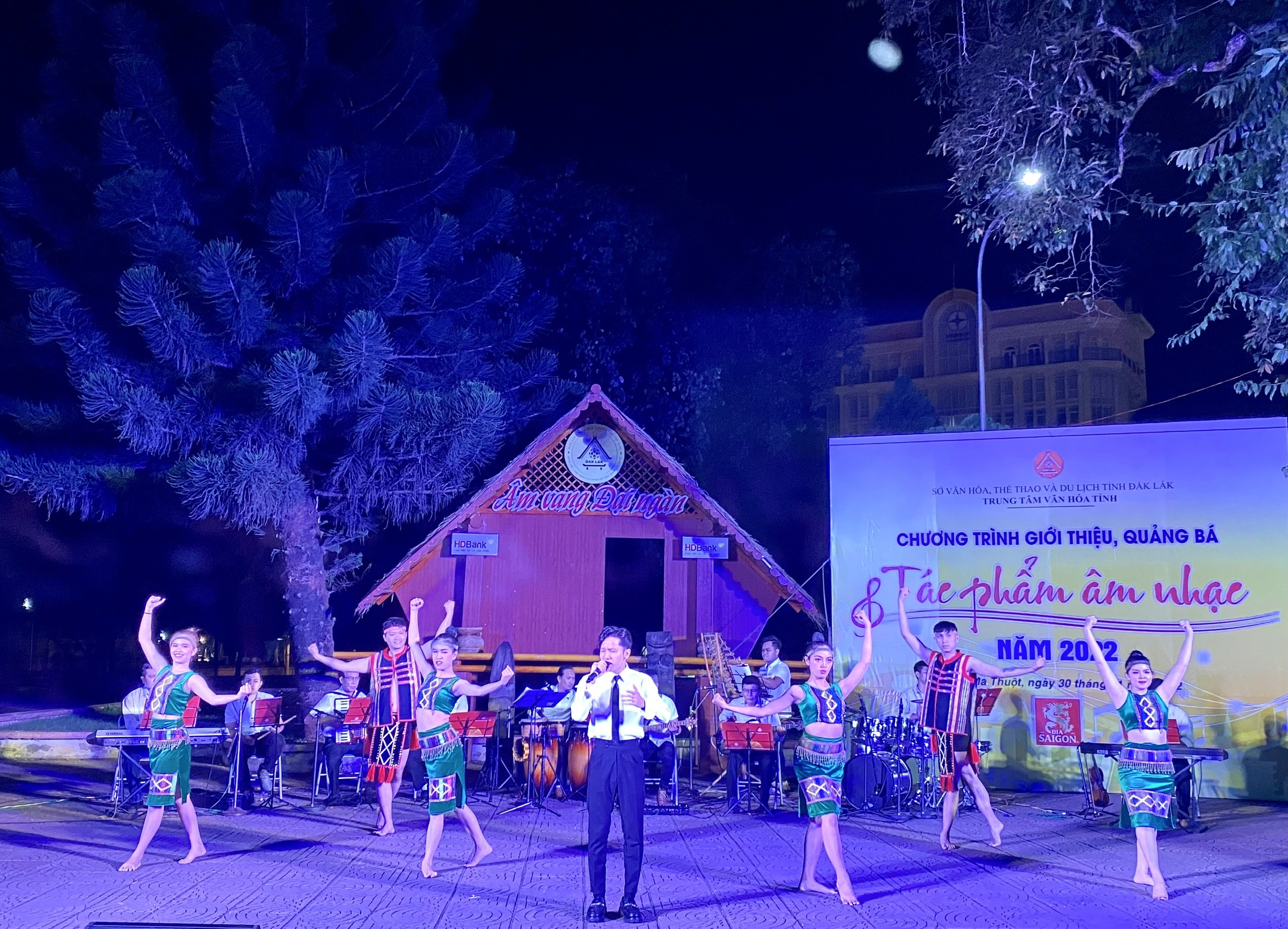 Giới thiệu, quảng bá 10 tác phẩm âm nhạc mới