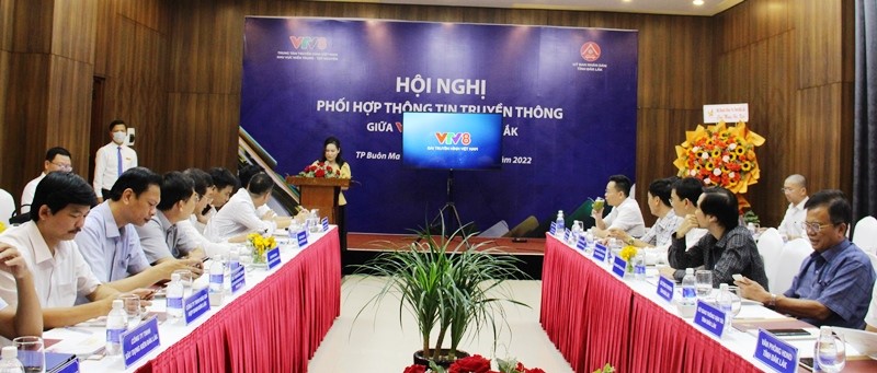Conference on information and communication coordination between VTV8 and Dak Lak province
