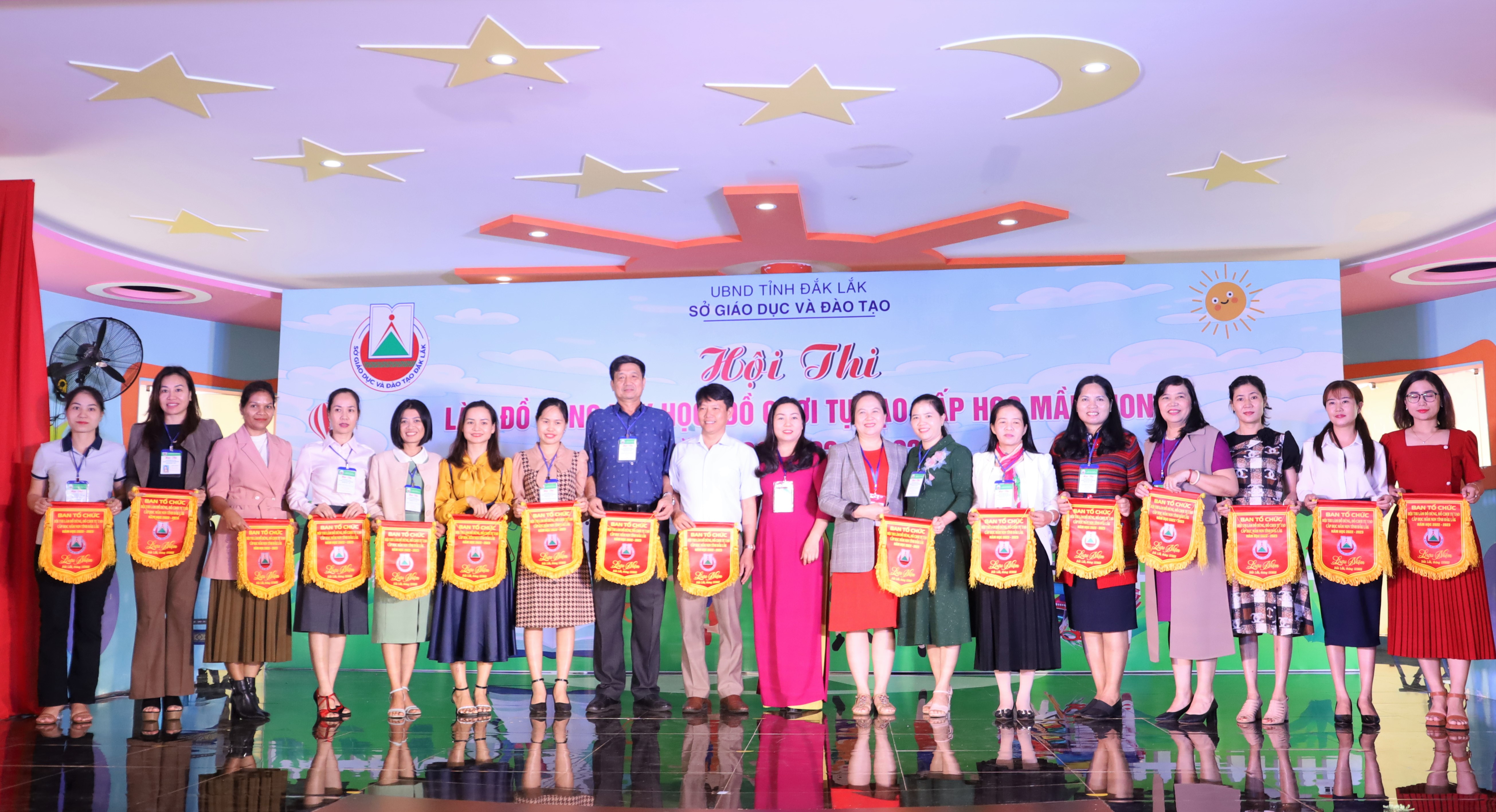 Khai mạc Hội thi làm đồ dùng dạy học, đồ chơi tự tạo cấp học mầm non tỉnh Đắk Lắk, năm học 2022-2023