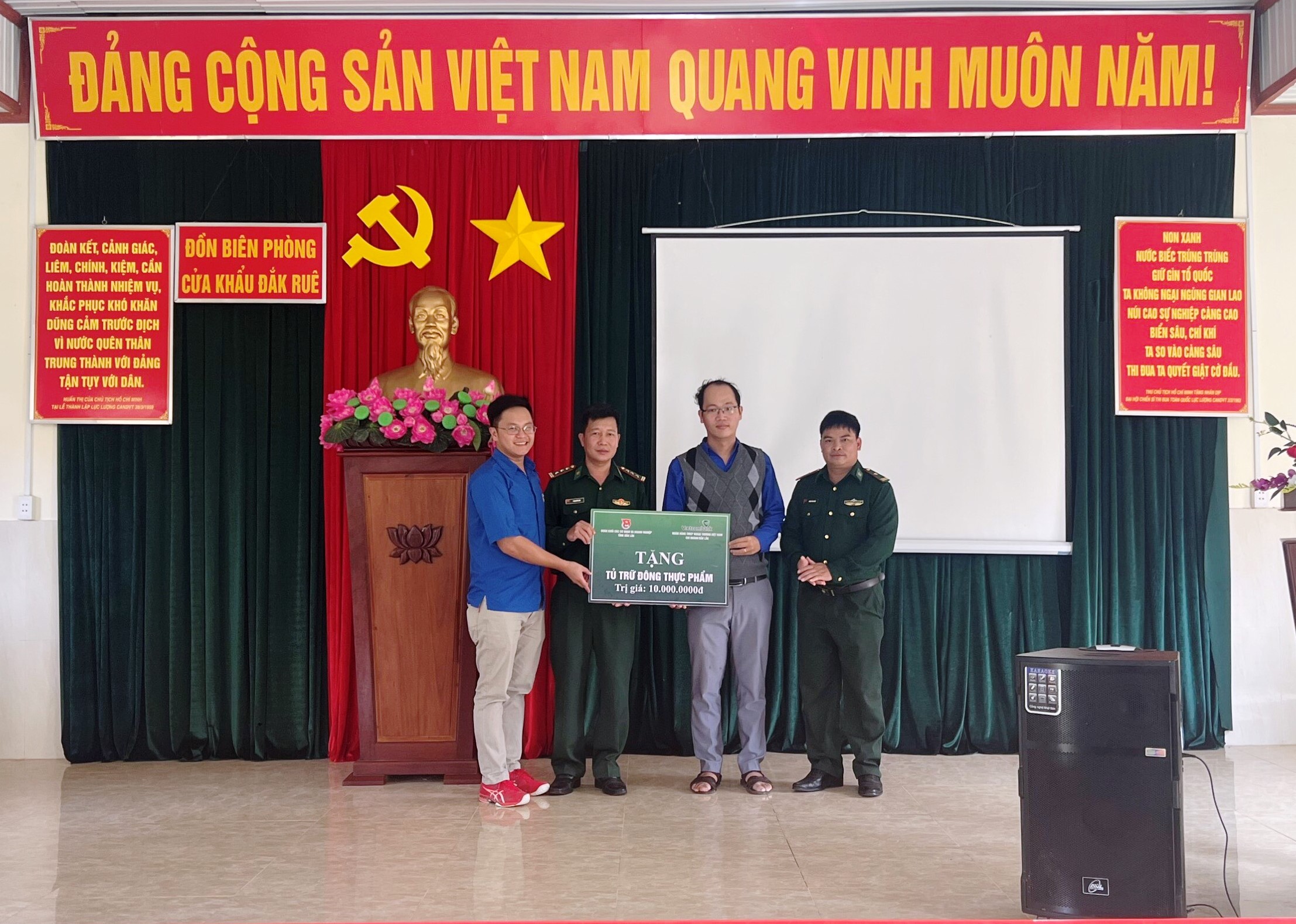 Nhiều hoạt động ý nghĩa chào mừng kỷ niệm 78 năm Ngày thành lập Quân đội Nhân dân Việt Nam