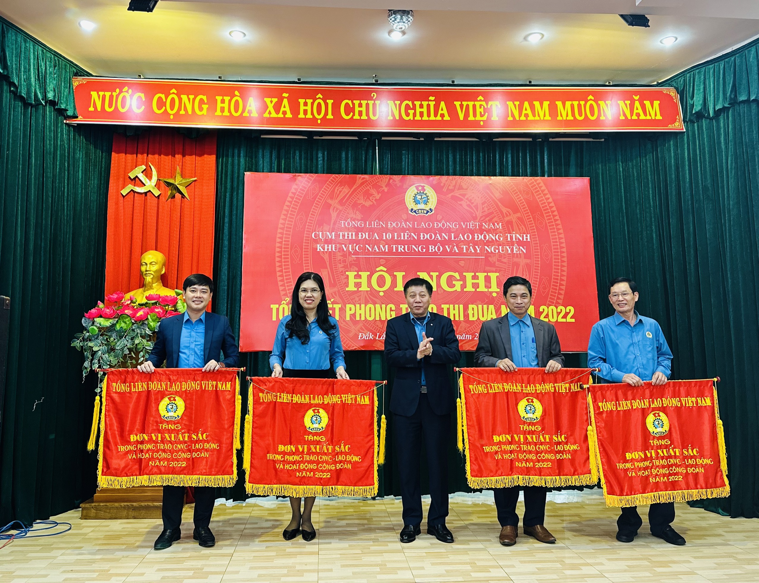 Cụm thi đua 10 Liên đoàn Lao động khu vực Nam Trung bộ và Tây Nguyên triển khai phong trào thi đua năm 2023