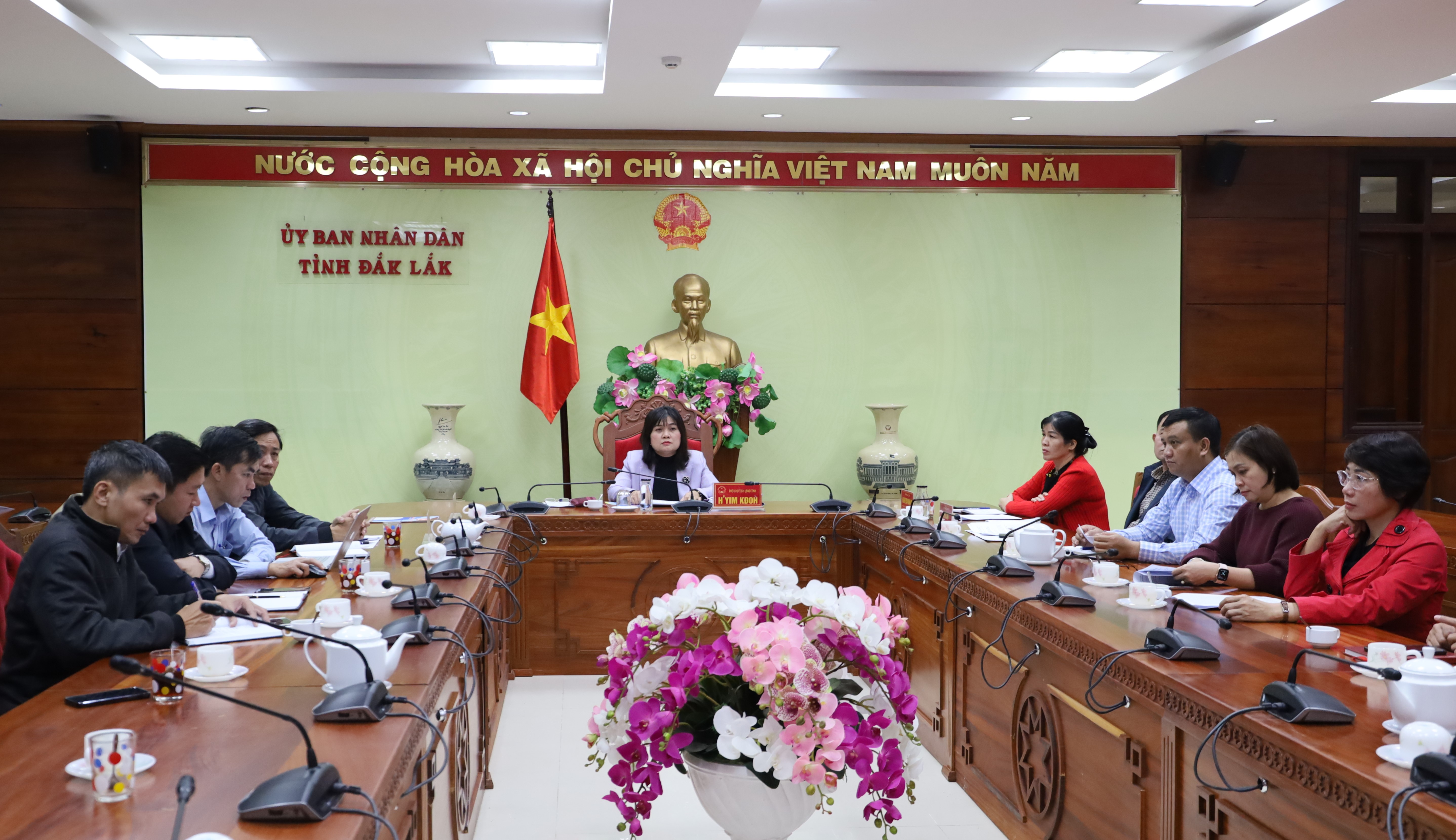 Tăng cường phát triển các ngành công nghiệp văn hóa