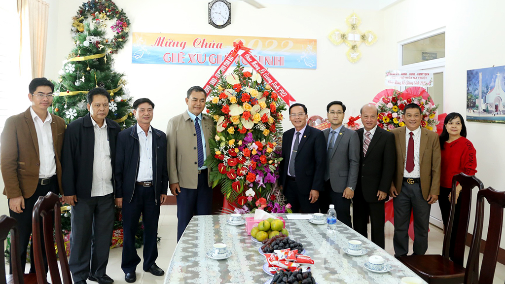 Lãnh đạo tỉnh chúc mừng các tổ chức tôn giáo nhân dịp lễ giáng sinh năm 2022