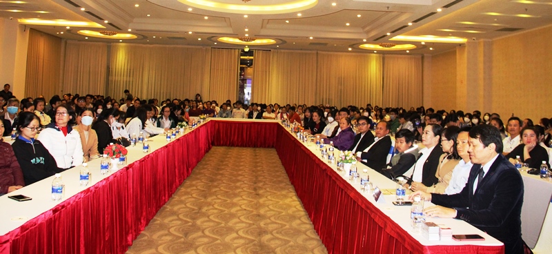 Trao 52 suất học bổng Quốc tế cho học sinh năm học 2022-2023