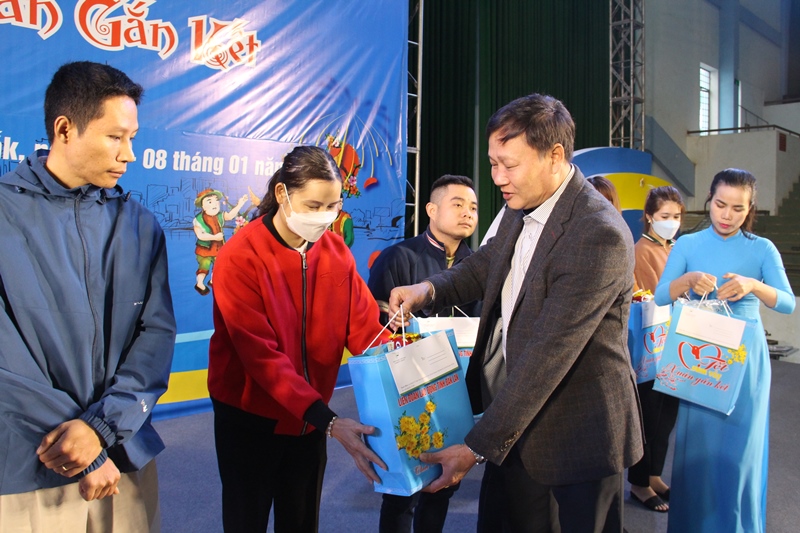 Đắk Lắk hỗ trợ cho 10.000 đoàn viên, người lao động nghèo đón Tết Qúy Mão