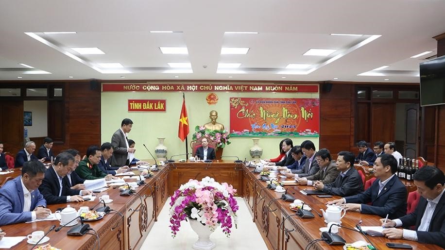 Provincial People's Committee meets with departments, agencies and units at the beginning of the Year of the Cat - 2023
