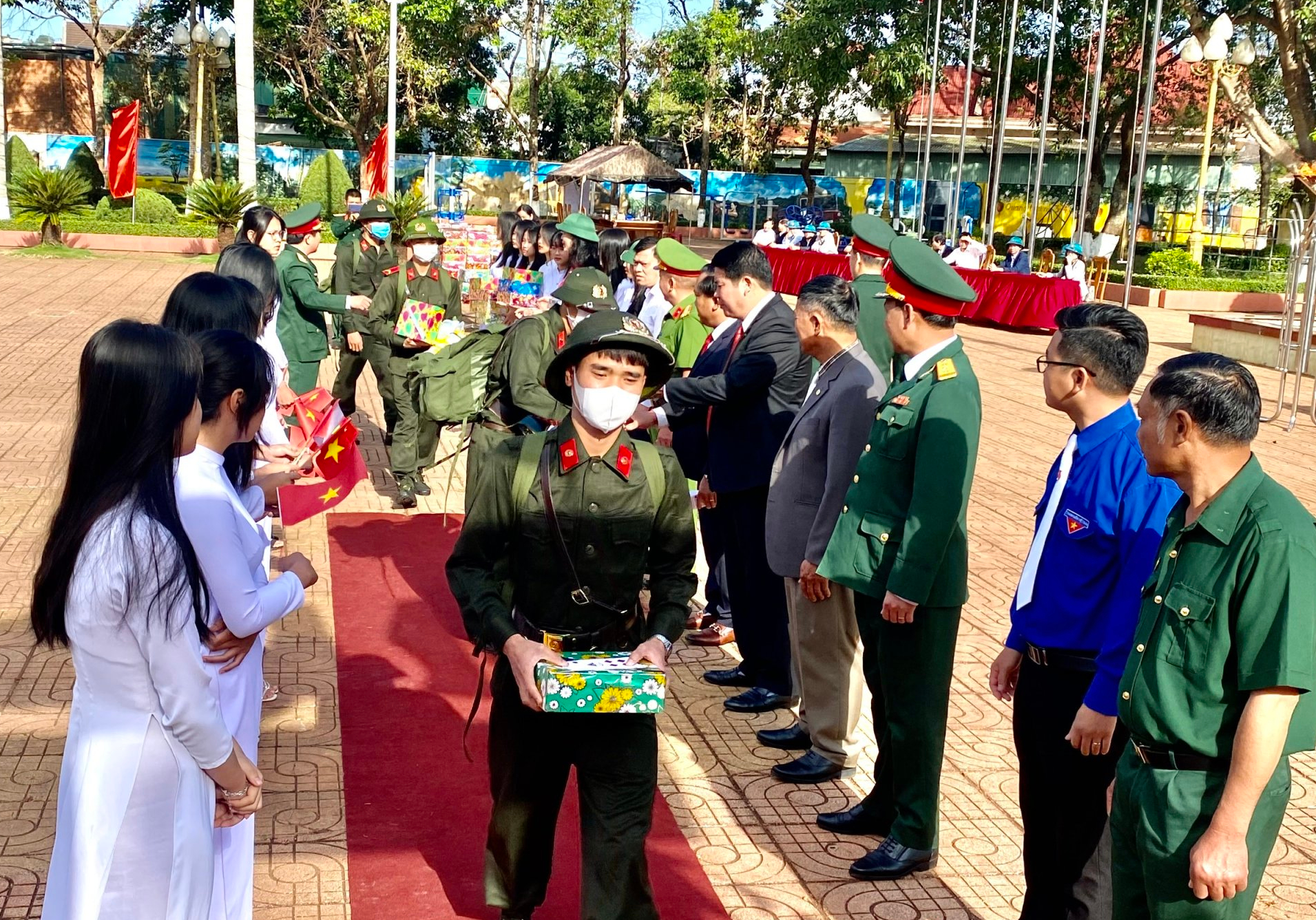 Huyện Ea H’leo: 201 thanh niên lên đường nhập ngũ