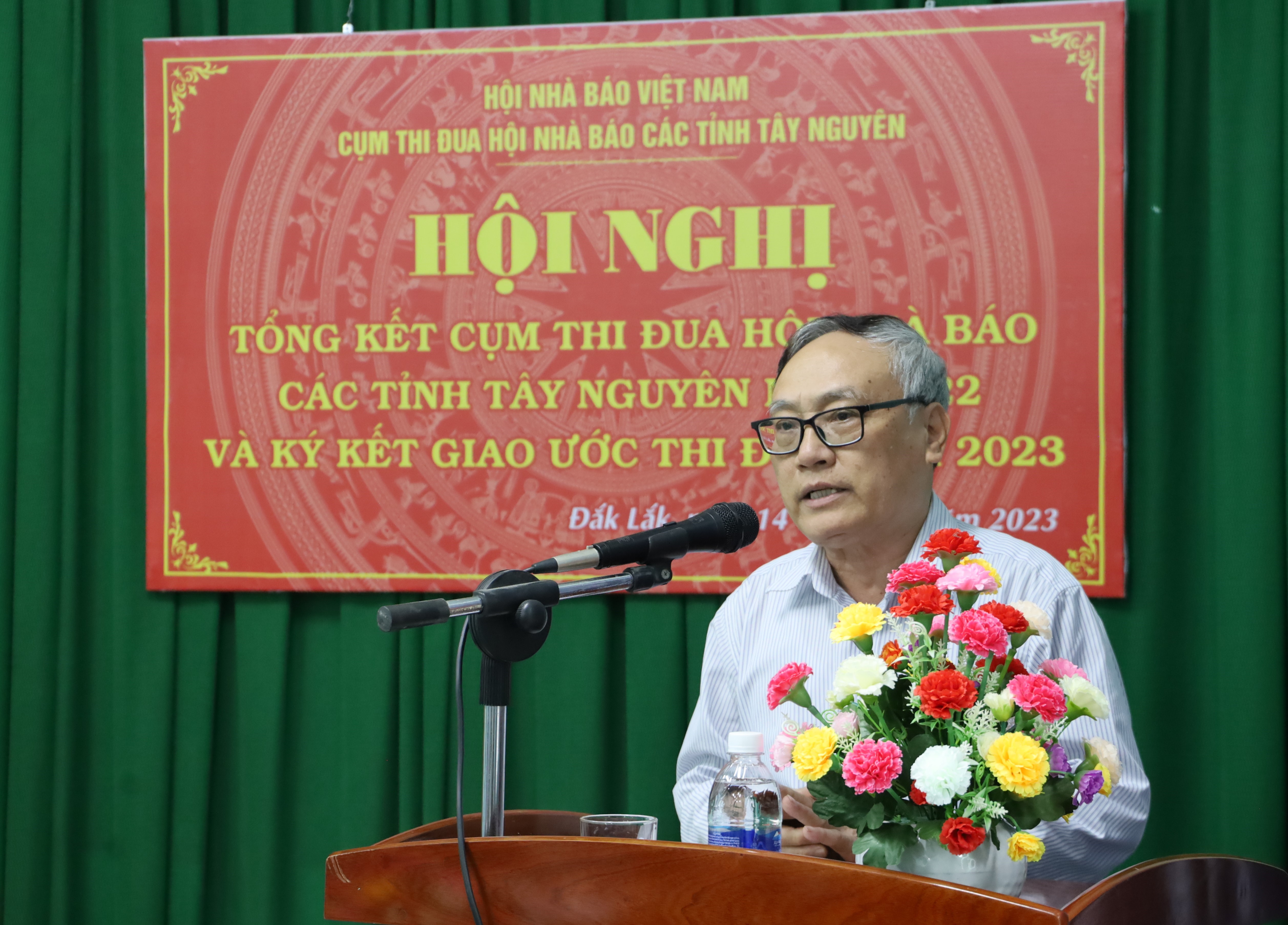 The Emulation Cluster of the Journalists Association of the Central Highlands provinces signed an emulation contract in 2023