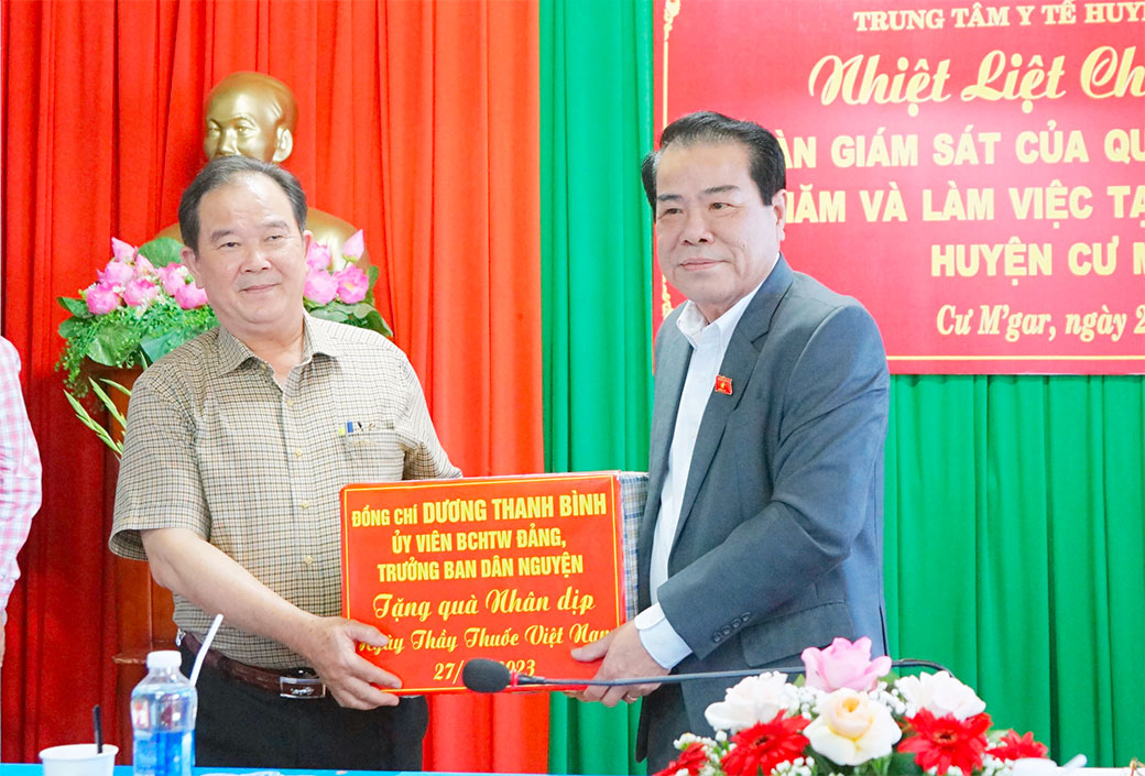 Đoàn giám sát của Quốc hội khảo sát tại các huyện Cư M’Gar, Krông Pắc.