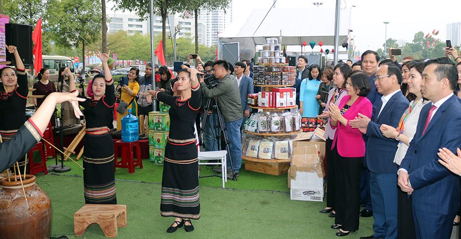 Đắk Lắk trưng bày “Không gian Văn hóa Cồng chiêng Tây Nguyên - Xưa và nay” tại tỉnh Bắc Ninh