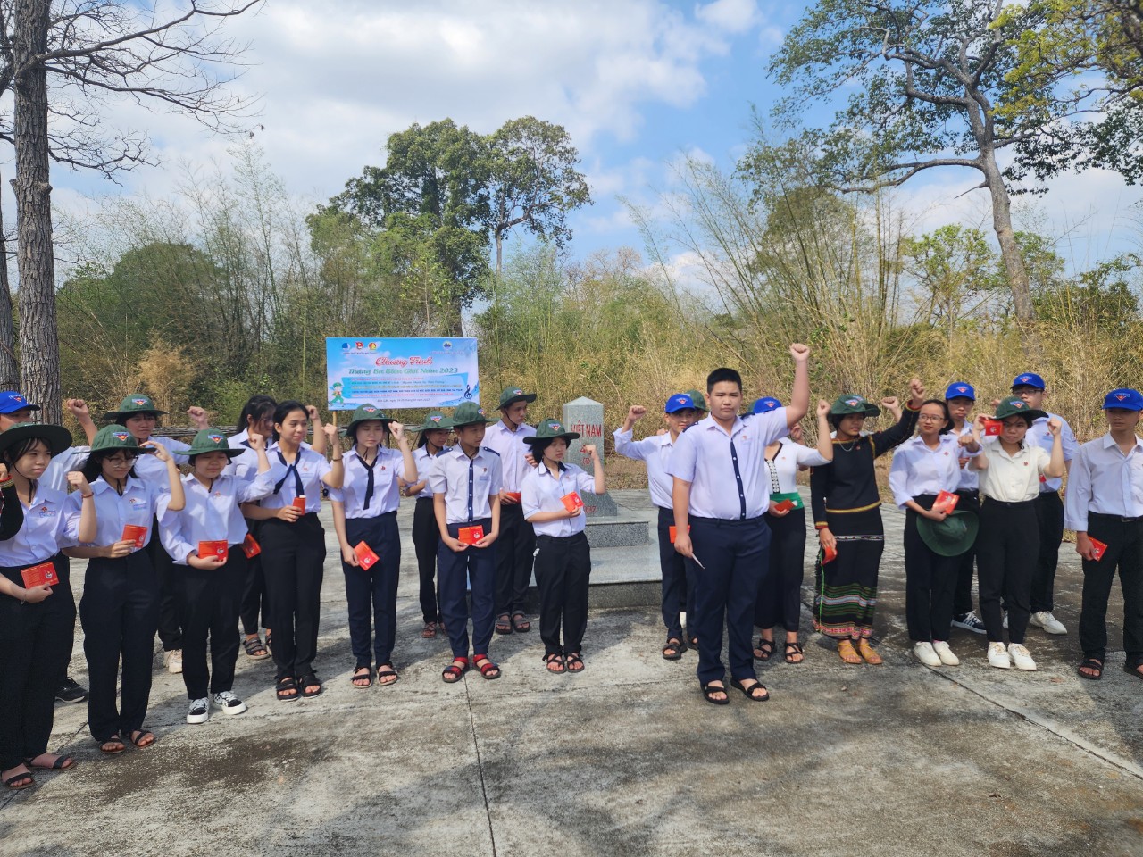 Chương trình “Tháng Ba biên giới” tại huyện biên giới Buôn Đôn