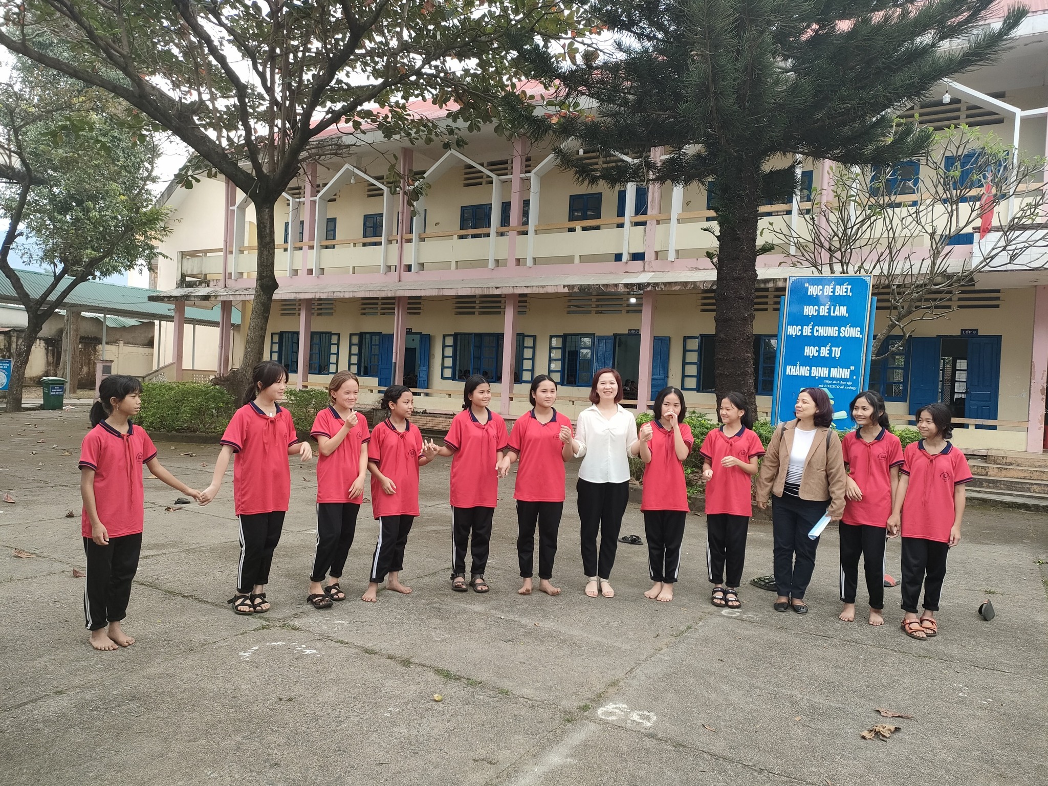 Tổng kết Dự án về giảm thiểu tình trạng kết hôn sớm, kết hôn cận huyết thống tại Krông Bông.