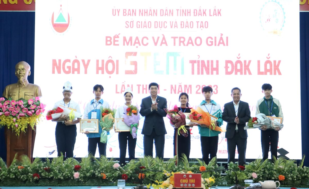 Bế mạc và trao giải Ngày hội STEM tỉnh Đắk Lắk lần thứ I năm 2023