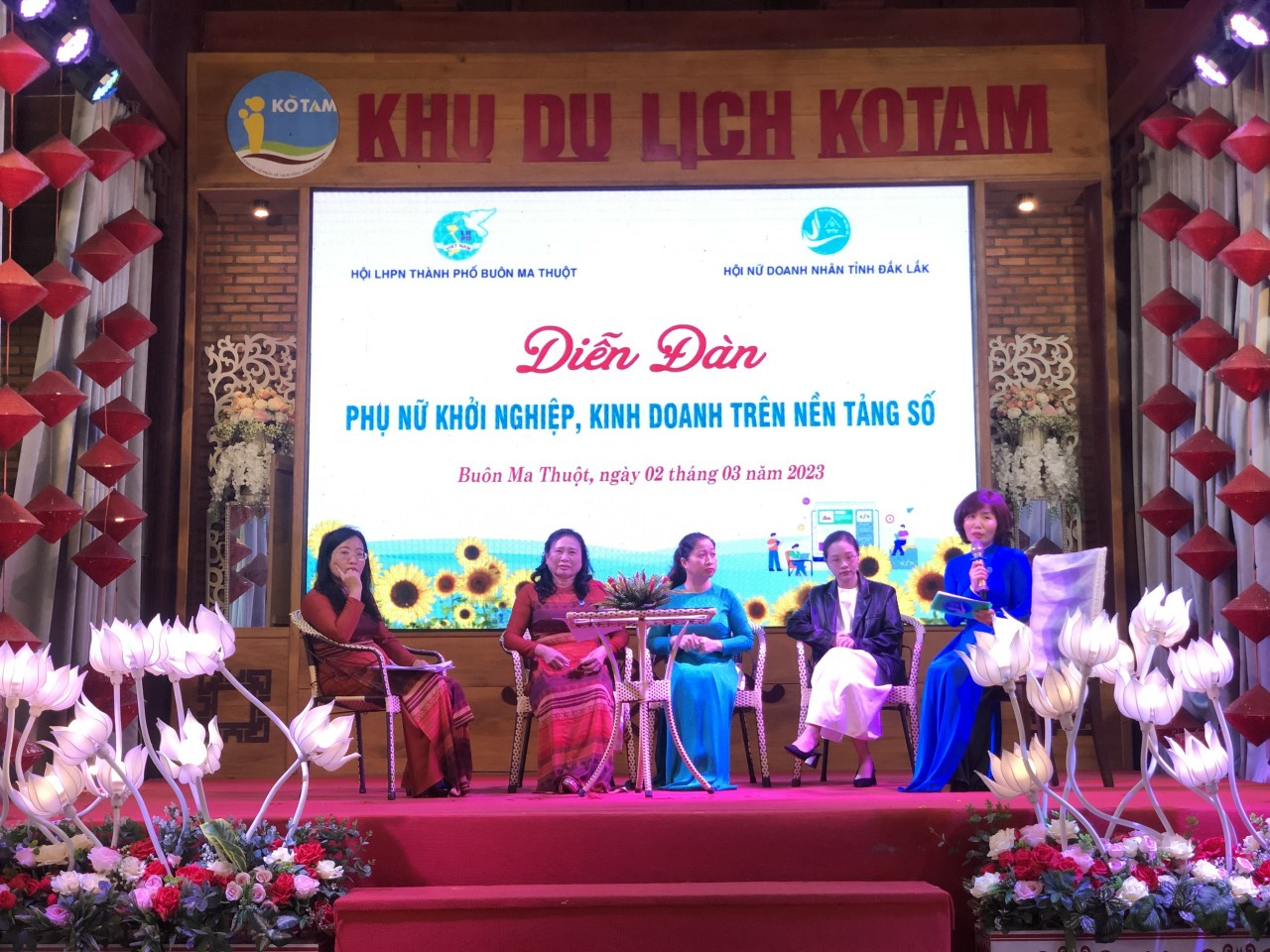 Diễn đàn “Phụ nữ khởi nghiệp, kinh doanh trên nền tảng số”