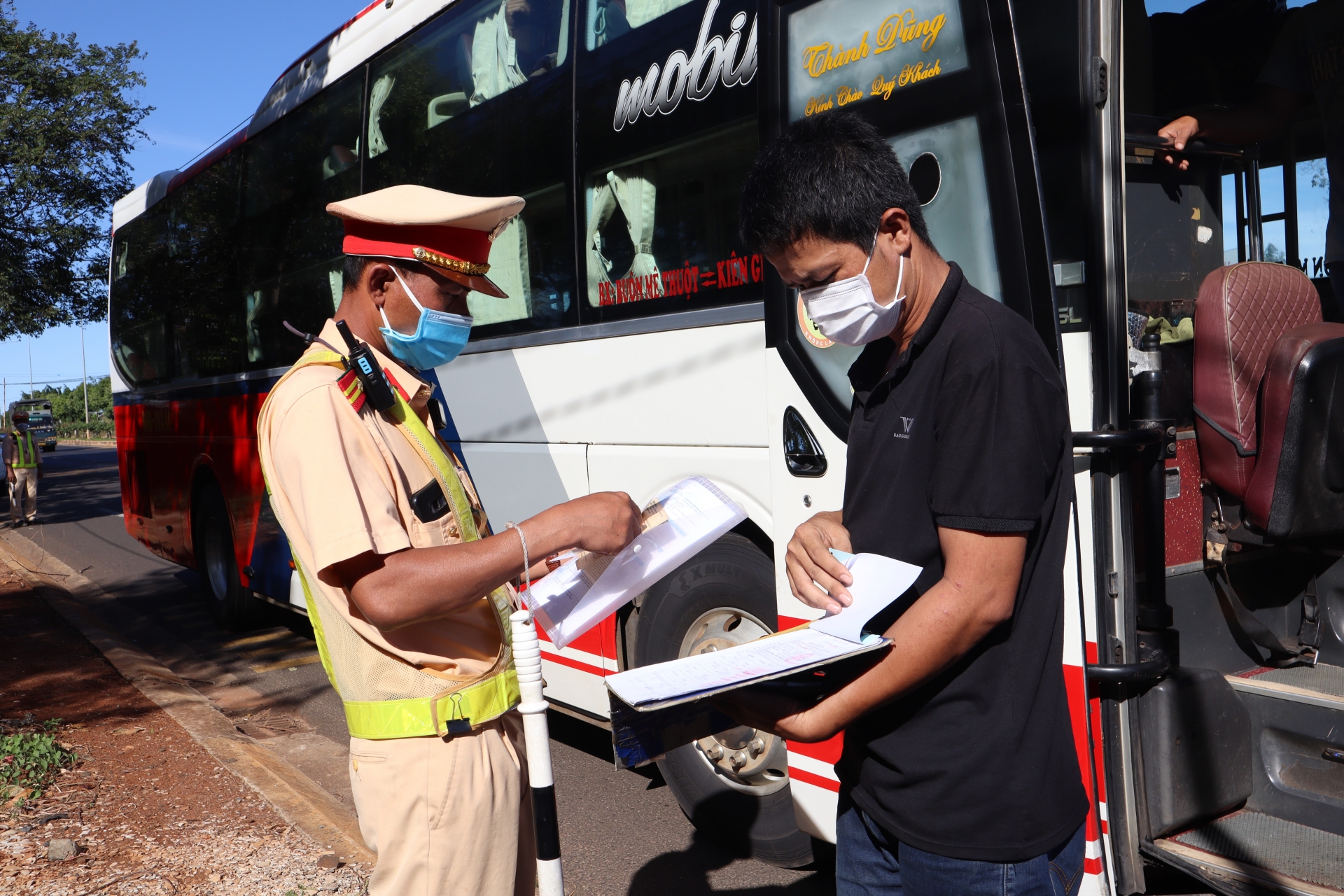 Tăng cường công tác quản lý, chấn chỉnh và nâng cao hiệu quả công tác kiểm tra, xử lý vi phạm trong hoạt động kinh doanh vận tải hành khách bằng xe ô tô trên địa bàn tỉnh