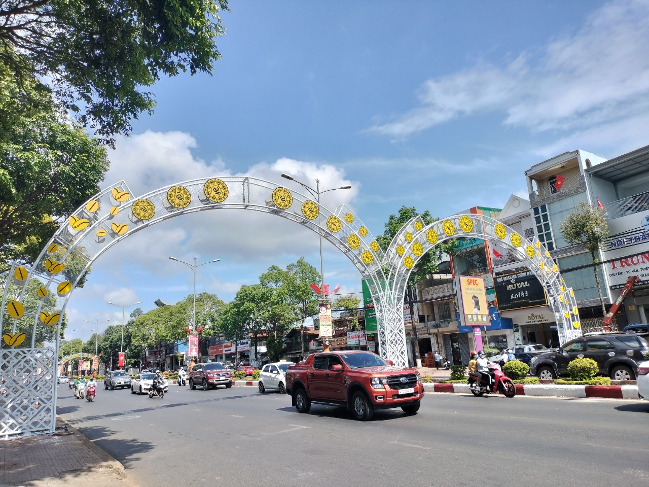 Triển khai phương án đảm bảo trật tự đô thị và giảm ùn tắc cục bộ một số tuyến đường dịp Lễ hội Cà phê