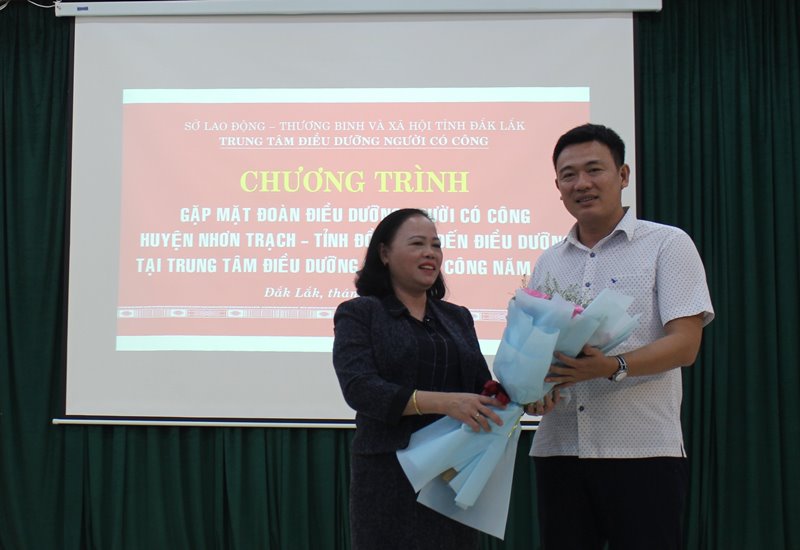 Gặp mặt Đoàn điều dưỡng Người có công huyện Nhơn Trạch, tỉnh Đồng Nai.