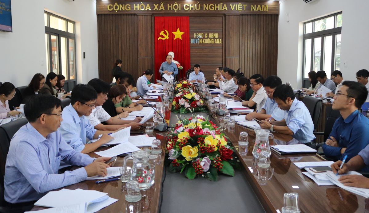 Thẩm định hồ sơ đề nghị xét công nhận xã đạt chuẩn nông thôn mới