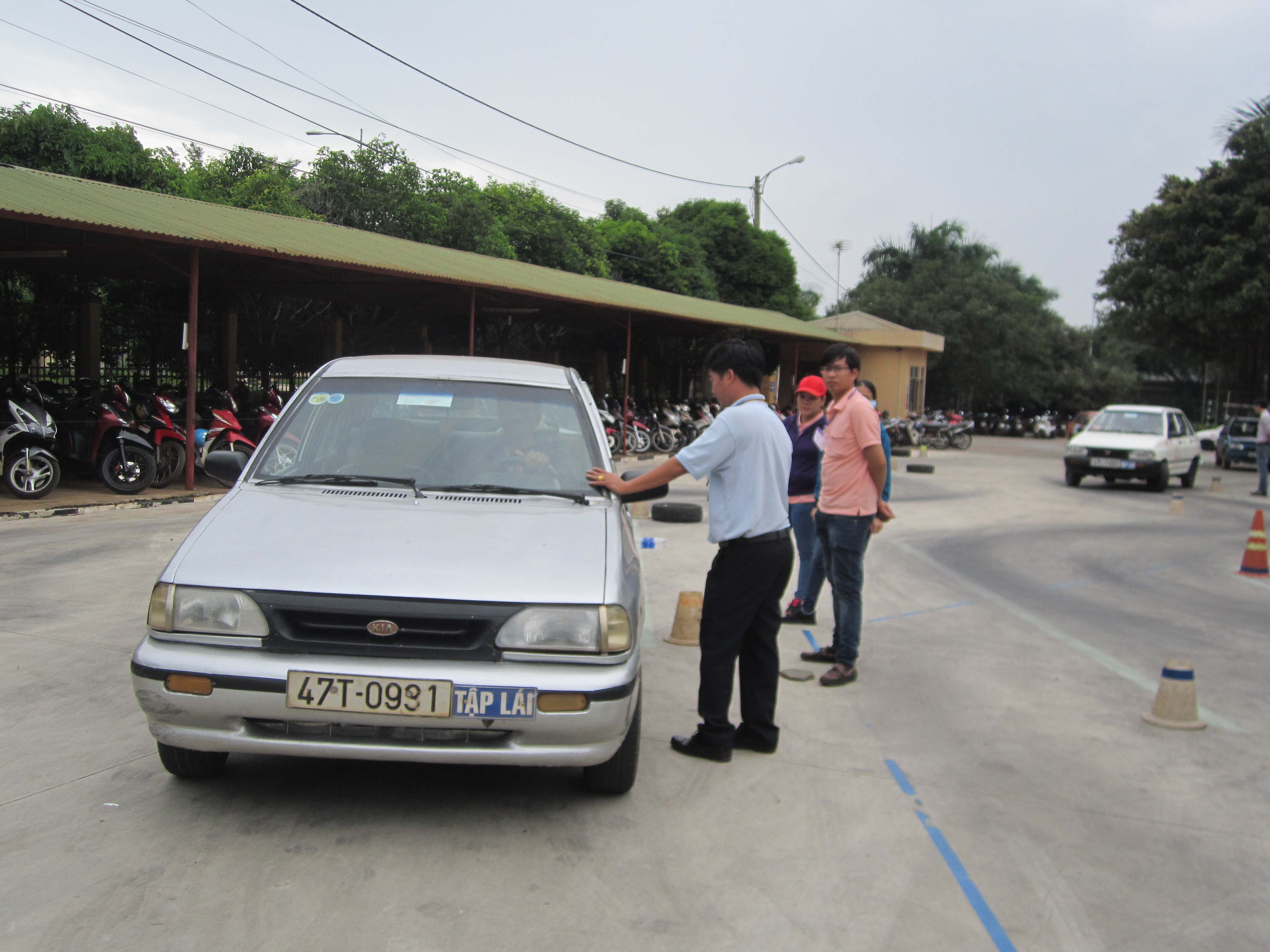 Kết quả thanh tra 12 cơ sở đào tạo, trung tâm sát hạch, cấp giấy phép lái xe.