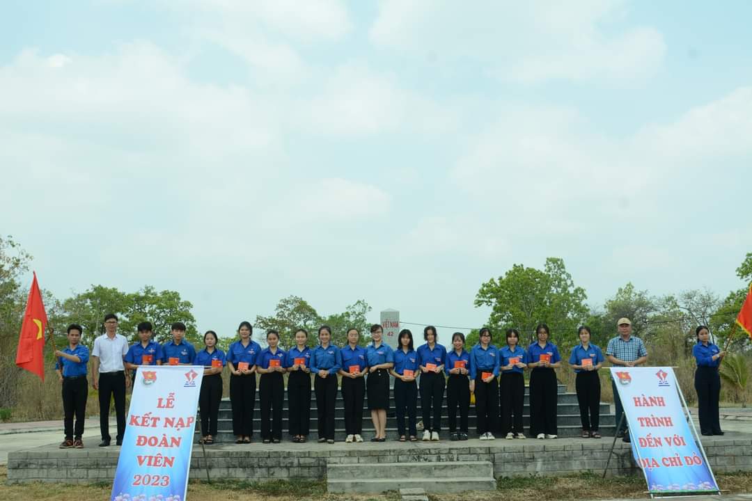 Nhiều hoạt động ý nghĩa trong chương trình “Tháng ba biên giới”