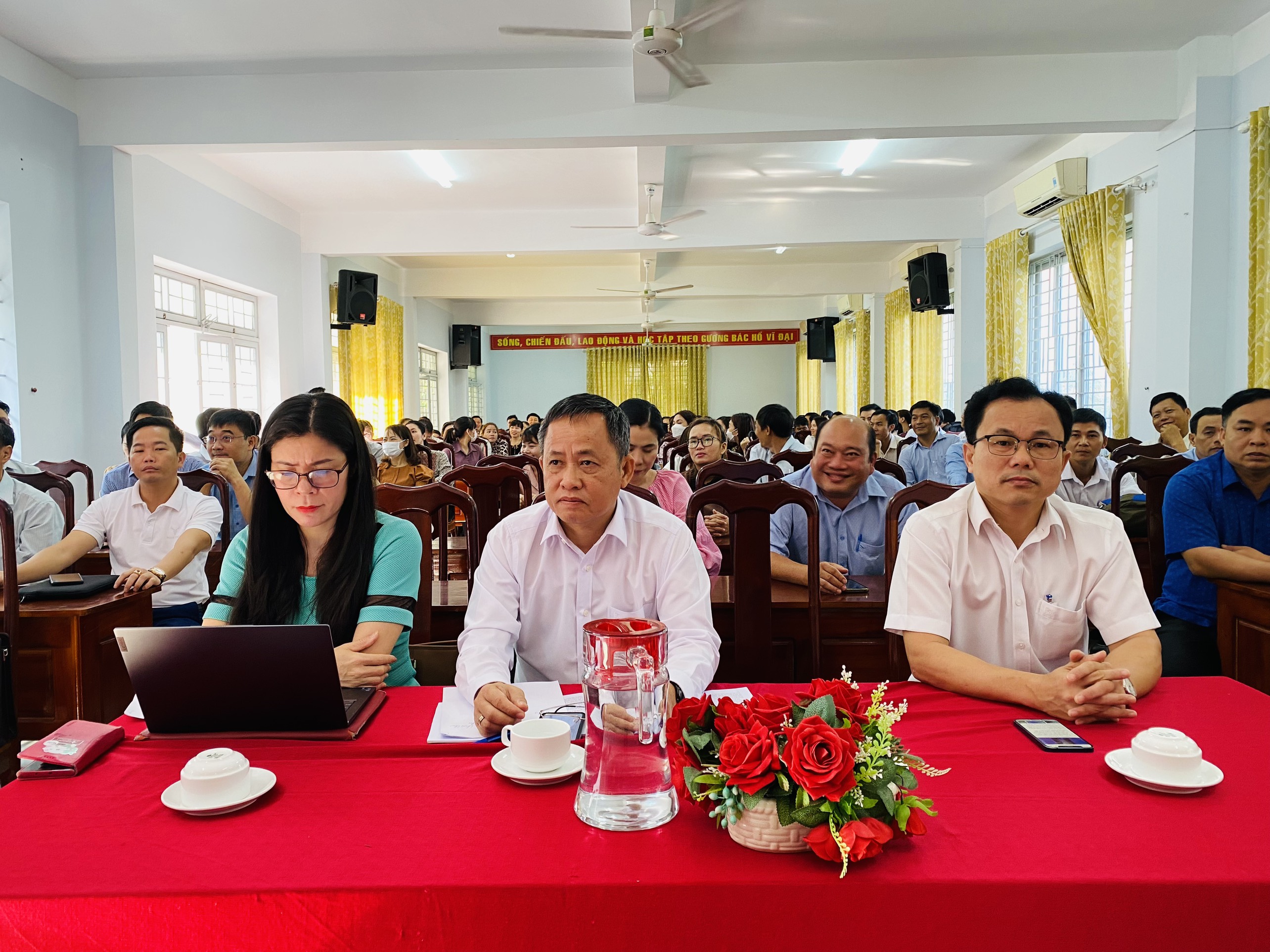 Tập huấn hướng dẫn xây dựng kế hoạch dạy học và kiểm tra đánh giá Chương trình giáo dục thường xuyên cấp THPT