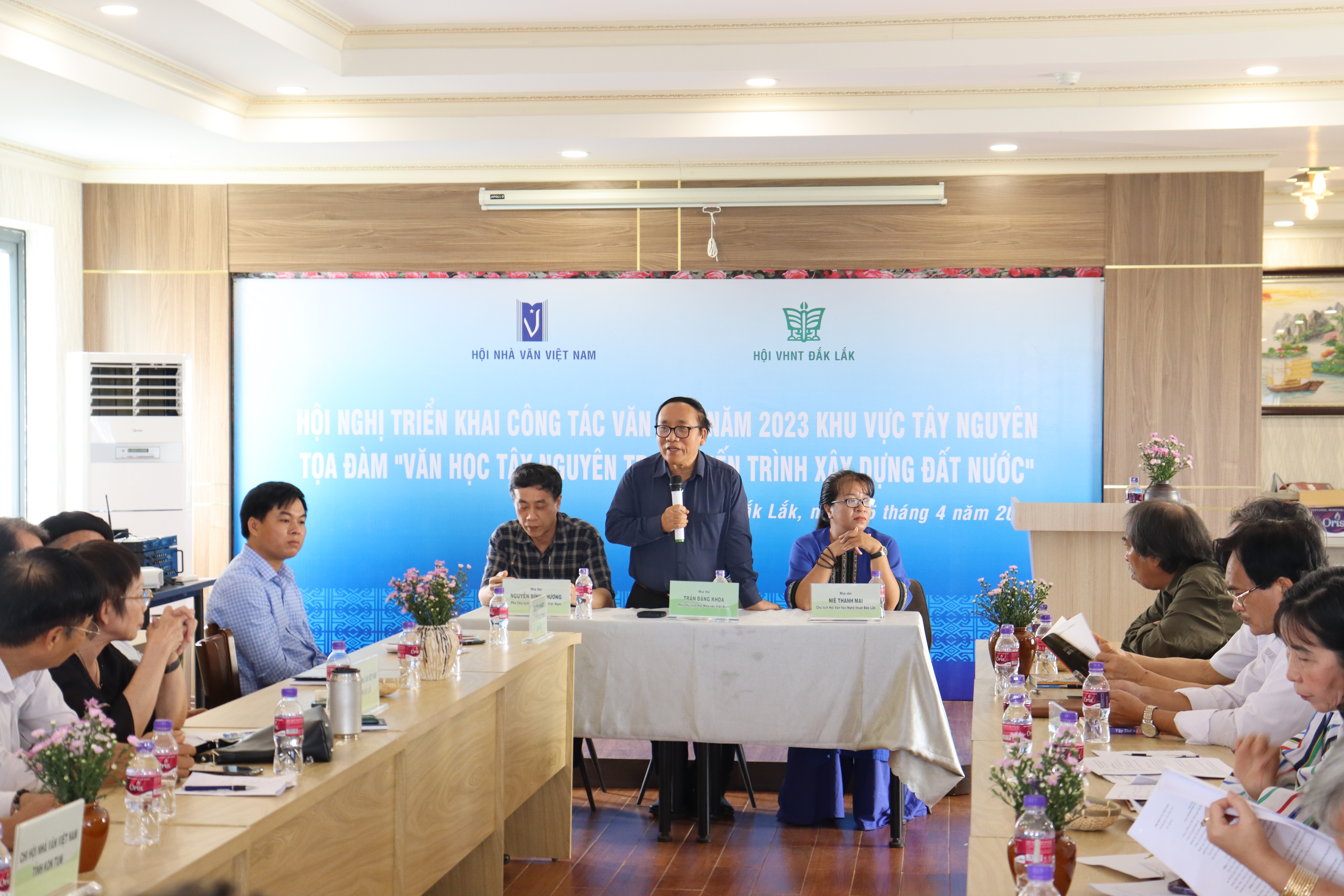 Tọa đàm “Văn học Tây Nguyên trong tiến trình xây dựng đất nước”