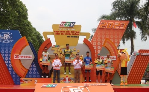 Tran Tuan Kiet won the first prize in the Gia Lai - Dak Lak cycling race