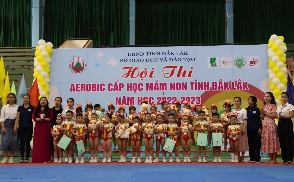 Phòng Giáo dục và Đào tạo huyện Ea Súp đạt giải Nhất Hội thi Aerobic cấp học mầm non