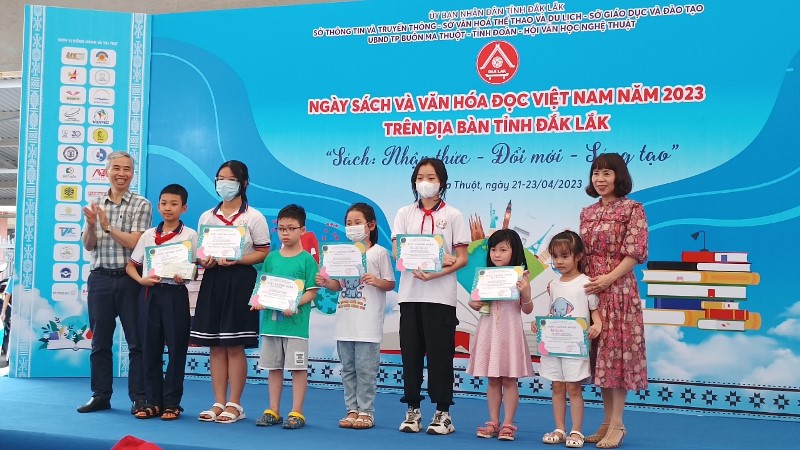 Thiếu nhi vẽ tranh lan tỏa thông điệp 