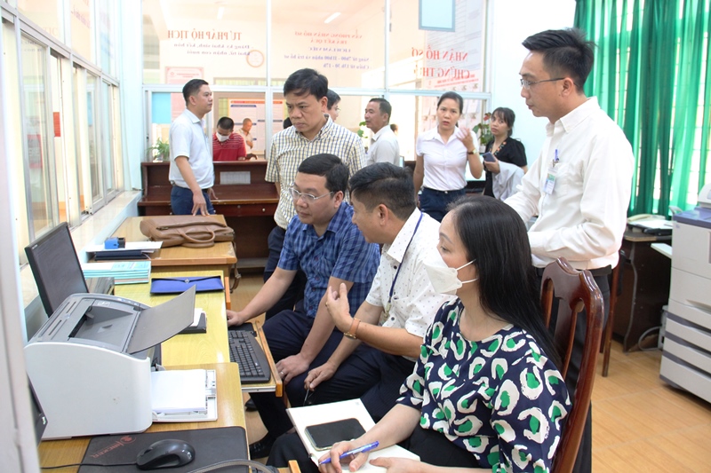 Khẩn trương chuẩn hóa quy trình giải quyết thủ tục hành chính tại thành phố Buôn Ma Thuột.