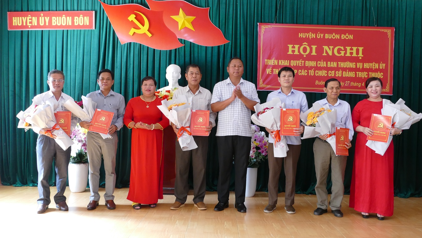 Buôn Đôn triển khai thành lập các tổ chức cơ sở Đảng trực thuộc