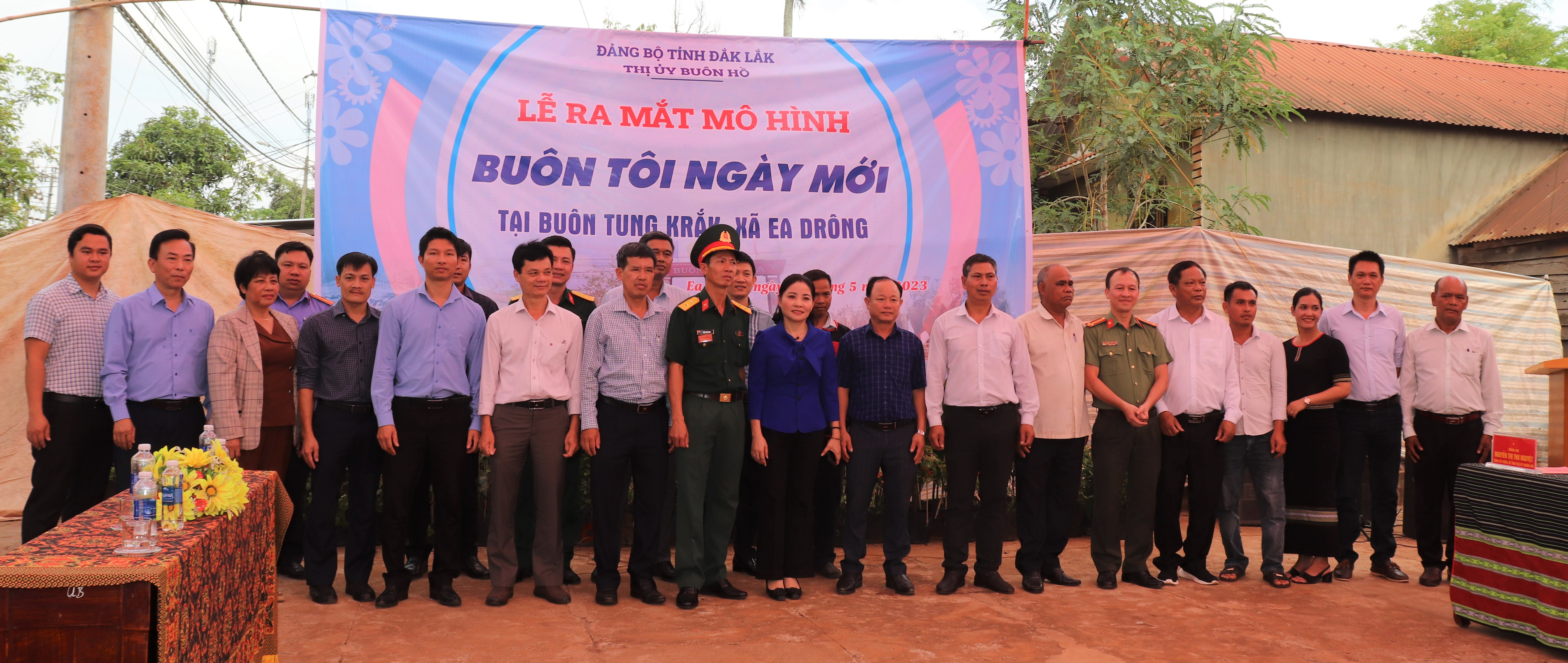 Thị ủy Buôn Hồ ra mắt mô hình điểm “Buôn tôi ngày mới”