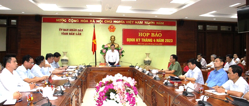 UBND tỉnh họp báo định kỳ tháng 4 năm 2023