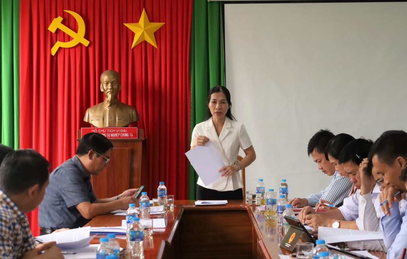 Đoàn giám sát của HĐND tỉnh làm việc tại Sở Tài nguyên và Môi trường