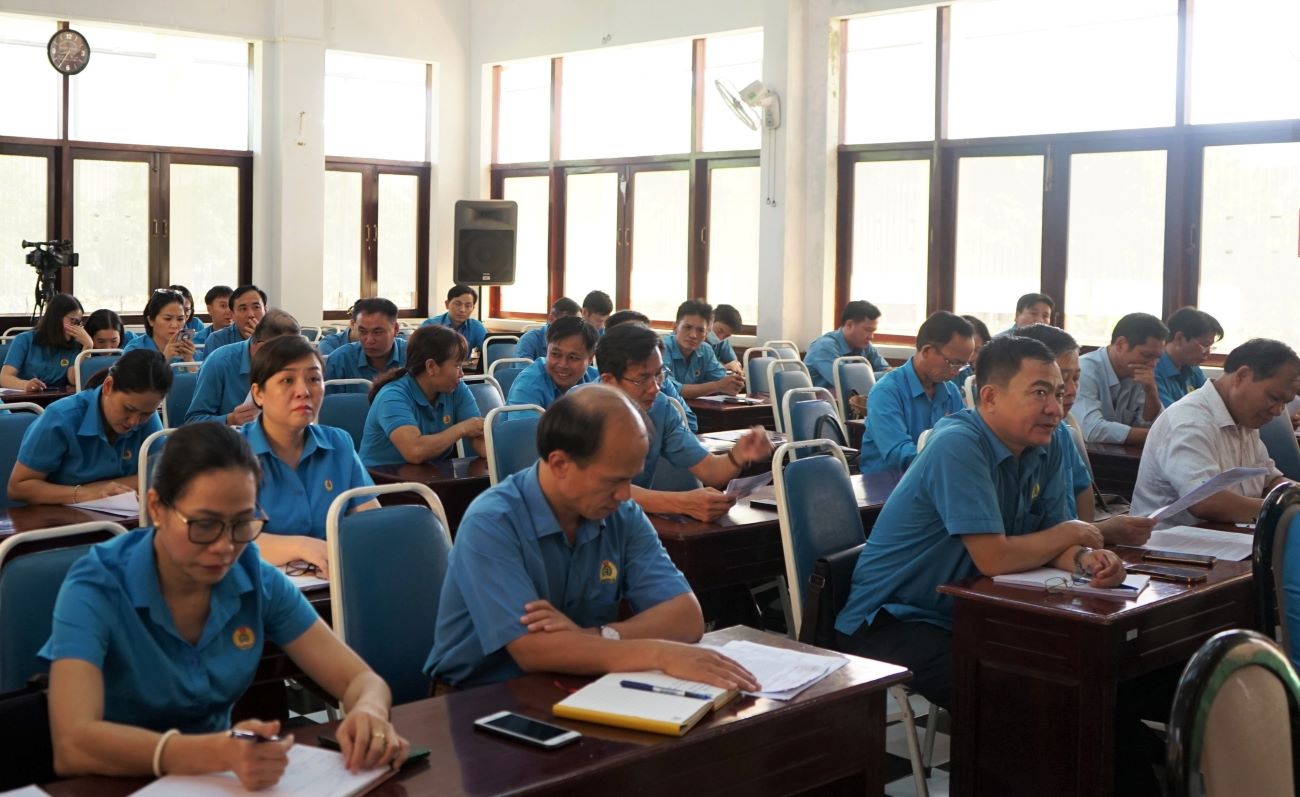Tiến hành rút kinh nghiệm Đại hội Công đoàn điểm cấp trên trực tiếp cơ sở