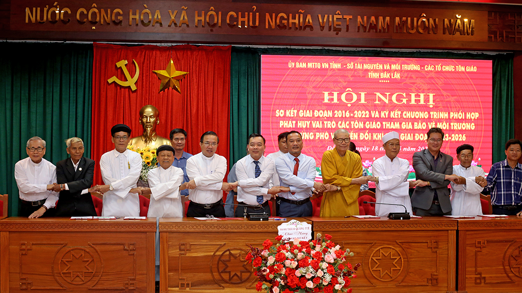 Phát huy vai trò các tổ chức tôn giáo tham gia bảo vệ môi trường và ứng phó với biến đổi khí hậu