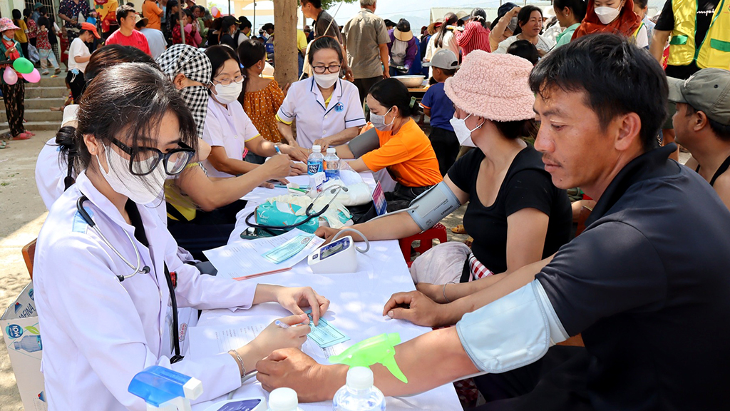 Sôi nổi Ngày hội Thầy thuốc trẻ làm theo lời Bác