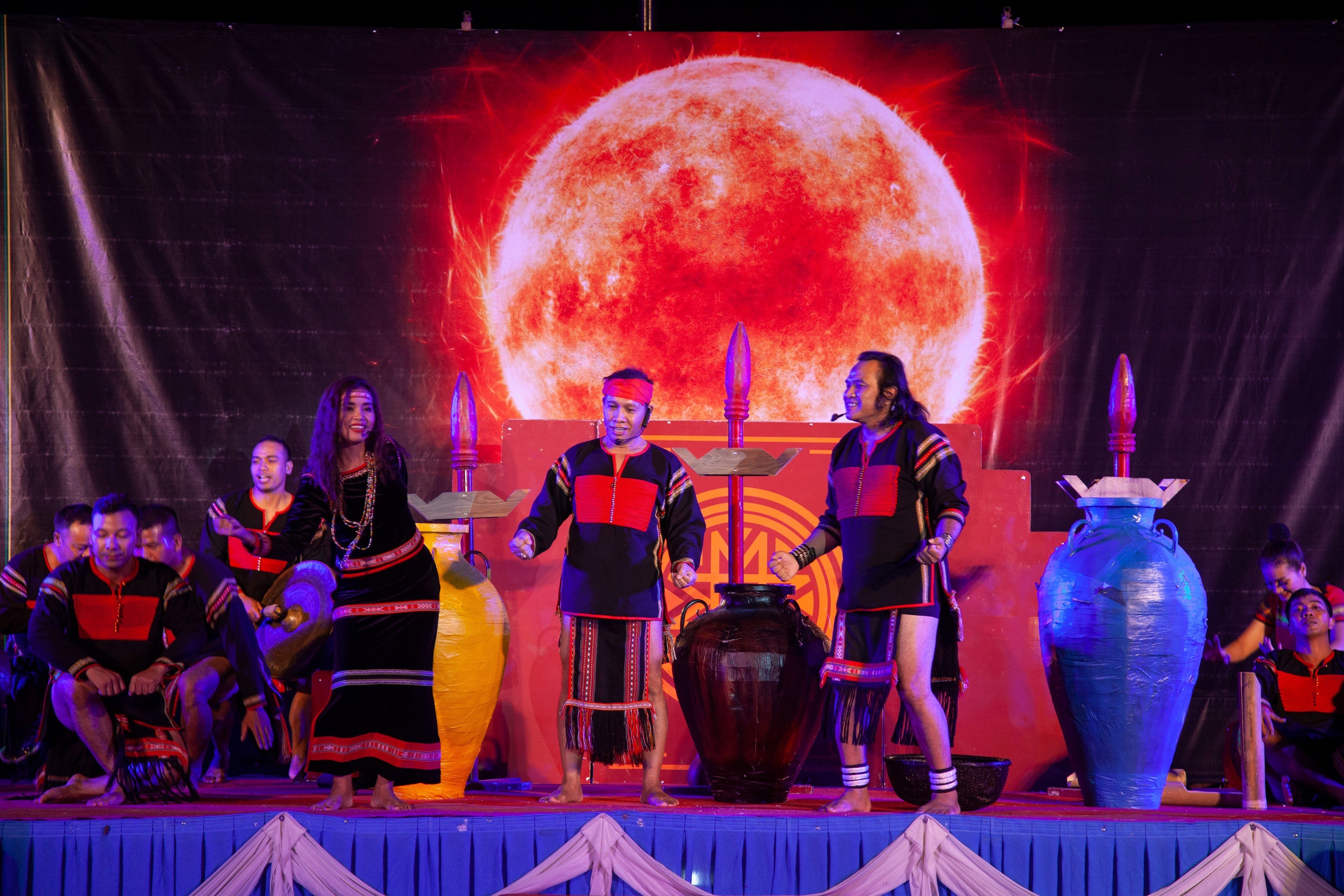 Đưa Ca kịch “Khát vọng Dam Săn” về với buôn làng phục vụ nhân dân