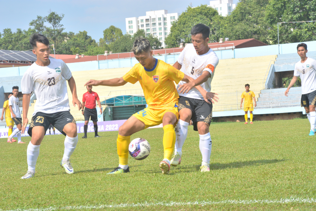 Đắk Lắk thắng ngược dòng Lâm Đồng với tỷ số 2-1