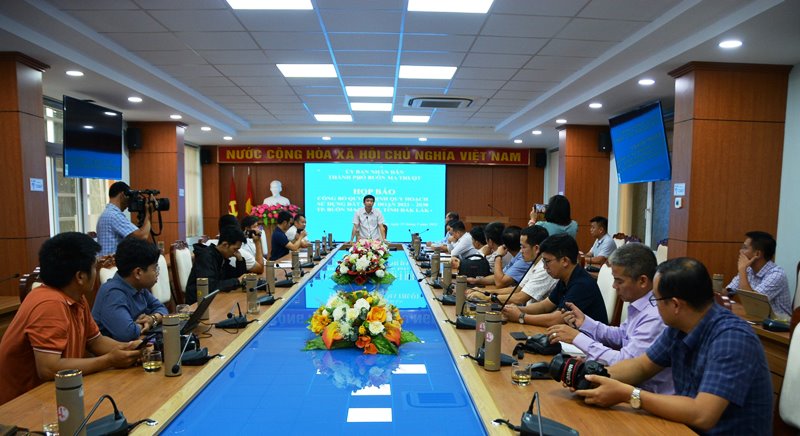 UBND thành phố Buôn Ma Thuột họp báo công bố Quyết định Quy hoạch sử dụng đất giai đoạn 2021-2030.