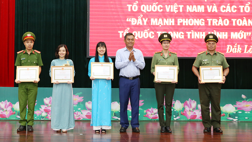 Tổng kết 10 năm chương trình phối hợp “Đẩy mạnh phong trào toàn dân bảo vệ an ninh Tổ quốc trong tình hình mới”