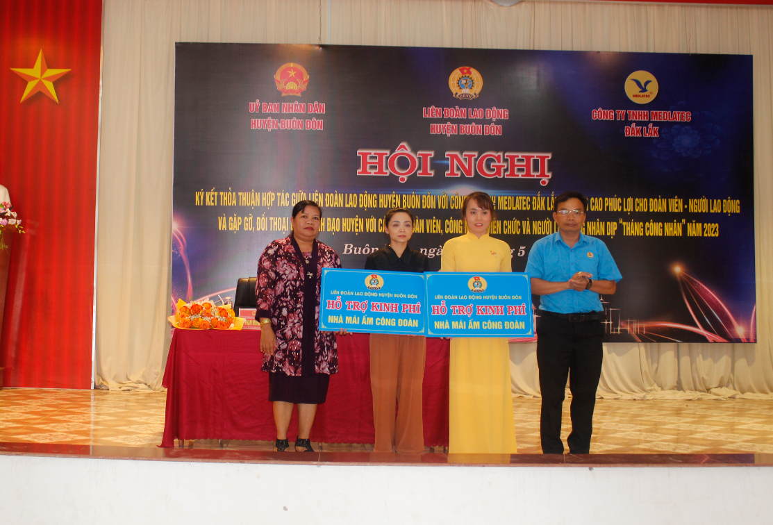 Huyện Buôn Đôn tổ chức đối thoại giữa lãnh đạo huyện với đoàn viên, người lao động