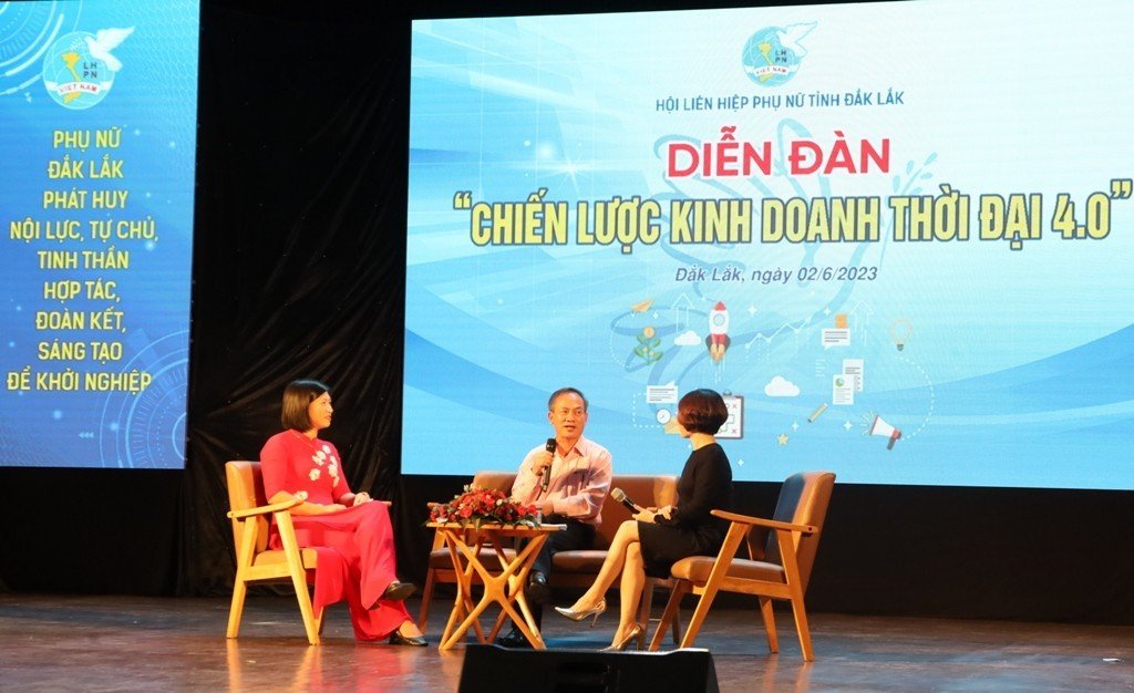 Diễn đàn “Chiến lược kinh doanh thời đại 4.0”