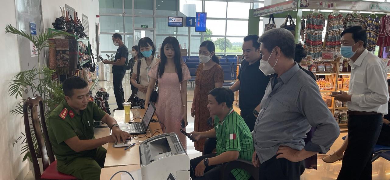 Thí điểm sử dụng tài khoản định danh điện tử để làm thủ tục cho hành khách tại Cảng hàng không Buôn Ma Thuột