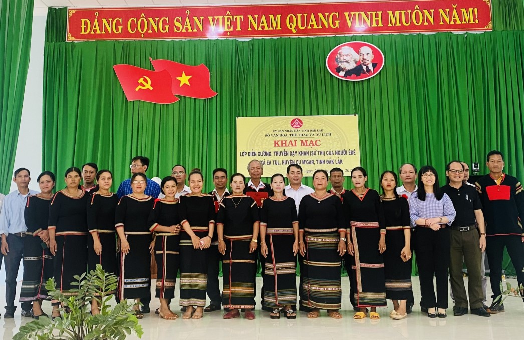 Khai mạc lớp diễn xướng, truyền dạy Khan (Sử thi) của người Êđê