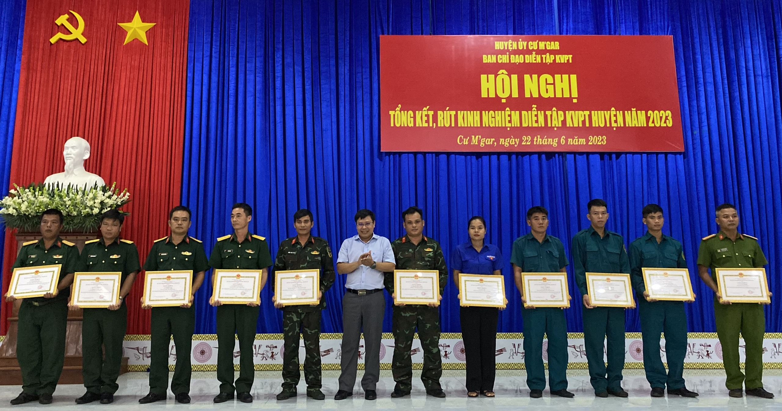 Huyện Cư M’gar tổng kết, rút kinh nghiệm diễn tập khu vực phòng thủ năm 2023