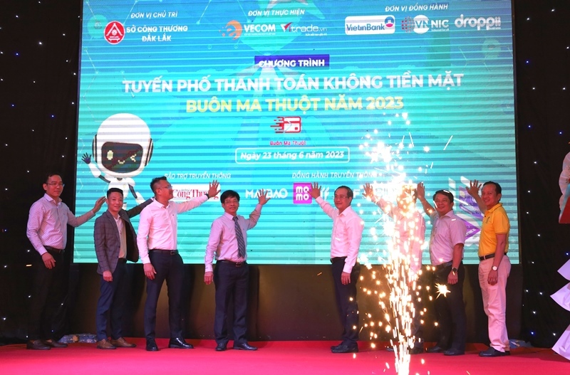 Ra mắt tuyến phố thanh toán không tiền mặt Buôn Ma Thuột năm 2023
