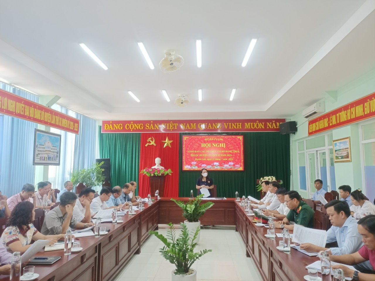 Giao ban các tổ chức cơ sở đảng trực thuộc Huyện ủy Lắk quý II năm 2023